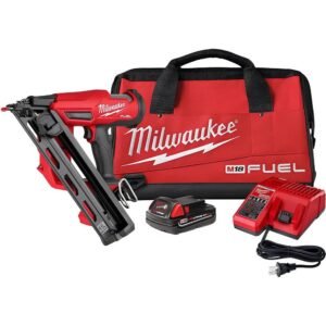 Milwaukee M18 FUEL 15 Gauge Finish Nailer Kit